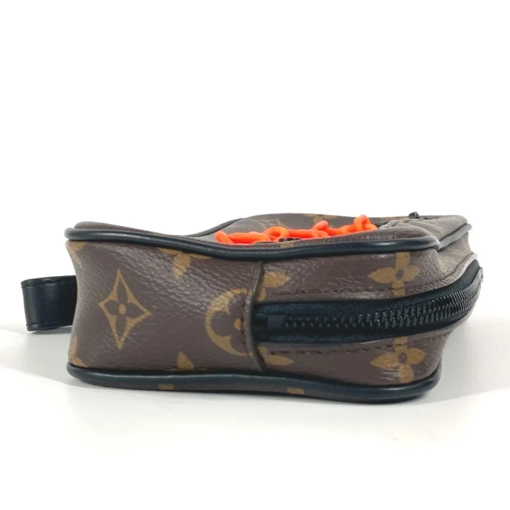 LOUIS VUITTON Authentic Black Monogram Canvas Pochette Pouch